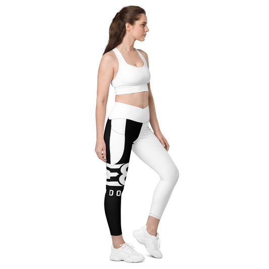 DDE8 London Crossover Leggings with Pockets: Uniting High Fashion with Ultimate Functionality