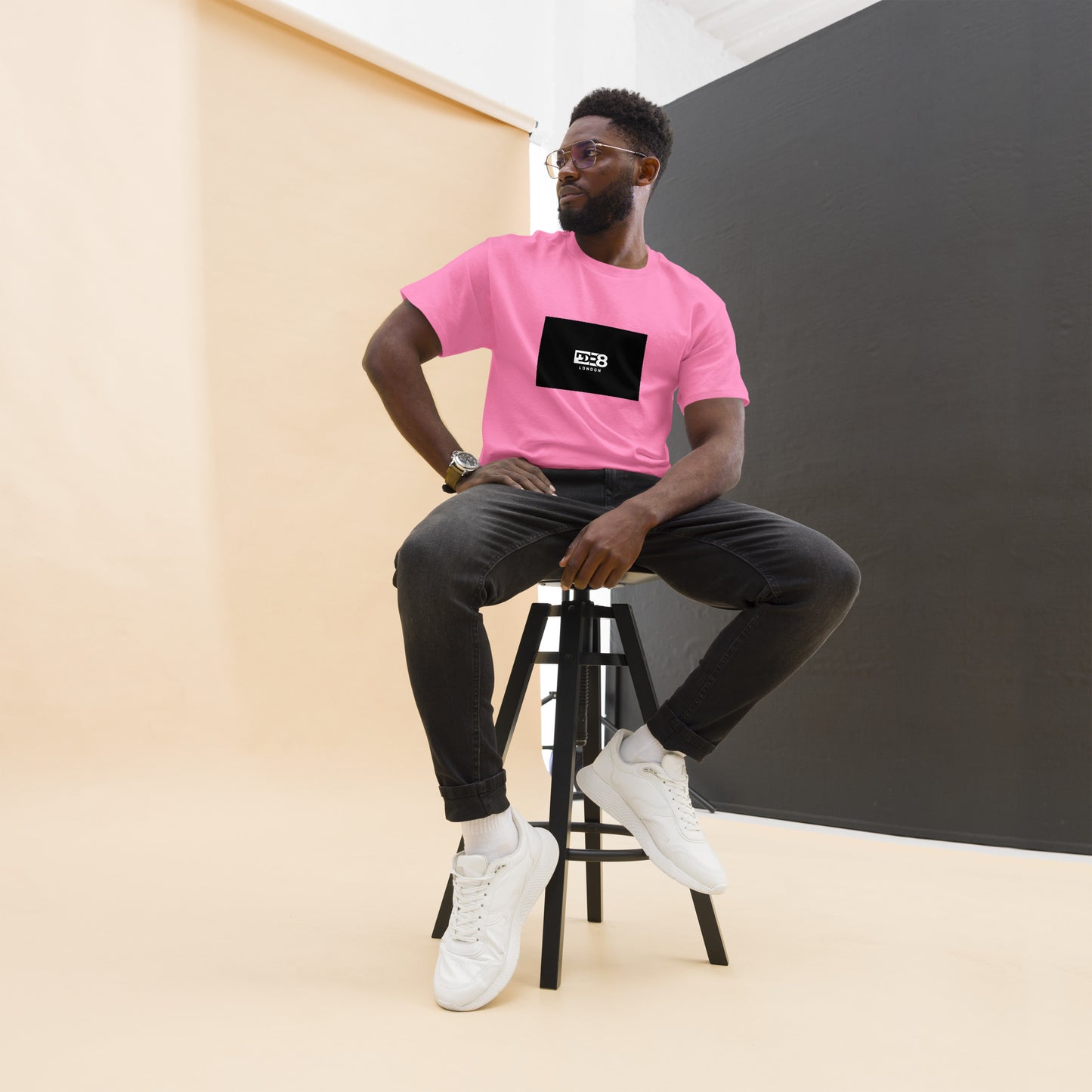 DDE8 London Men's Classic Tee: The Essence of High Fashion Simplicity