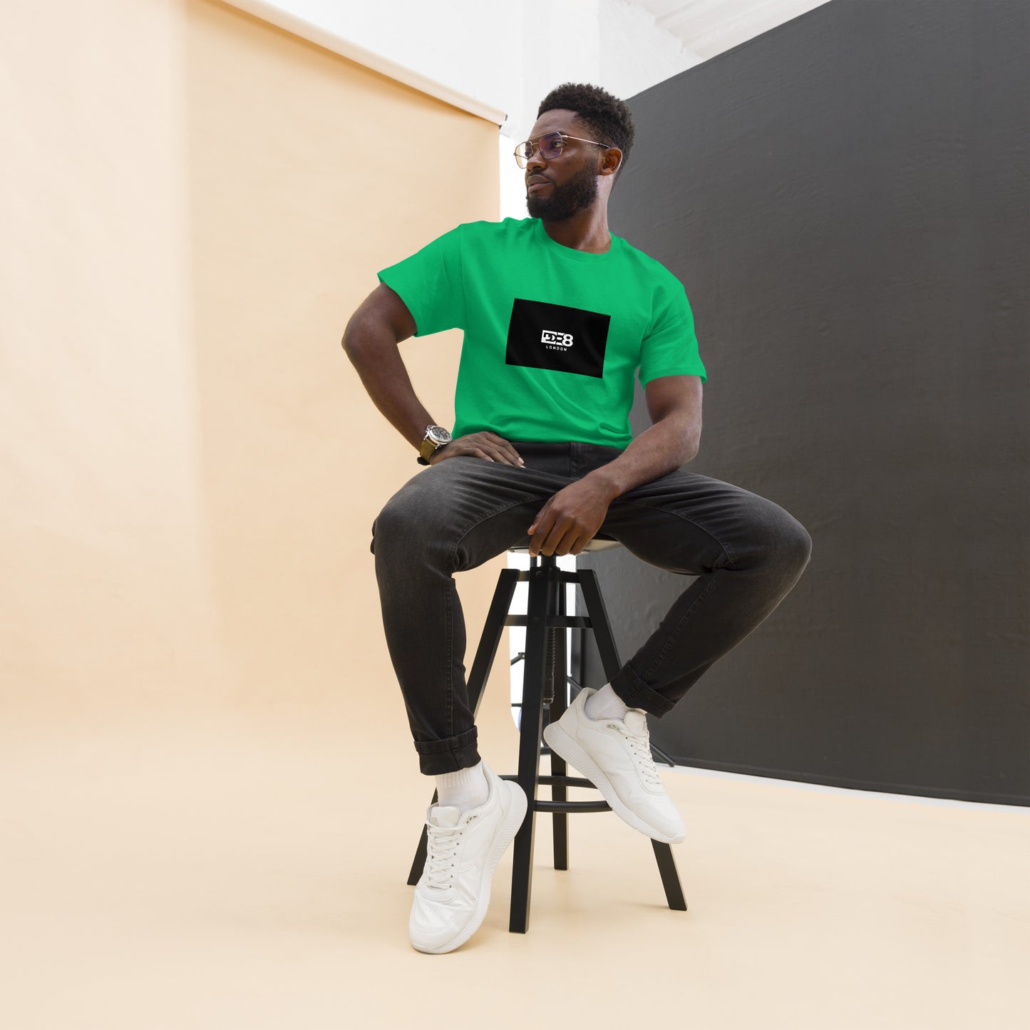 DDE8 London Men's Classic Tee: The Essence of High Fashion Simplicity