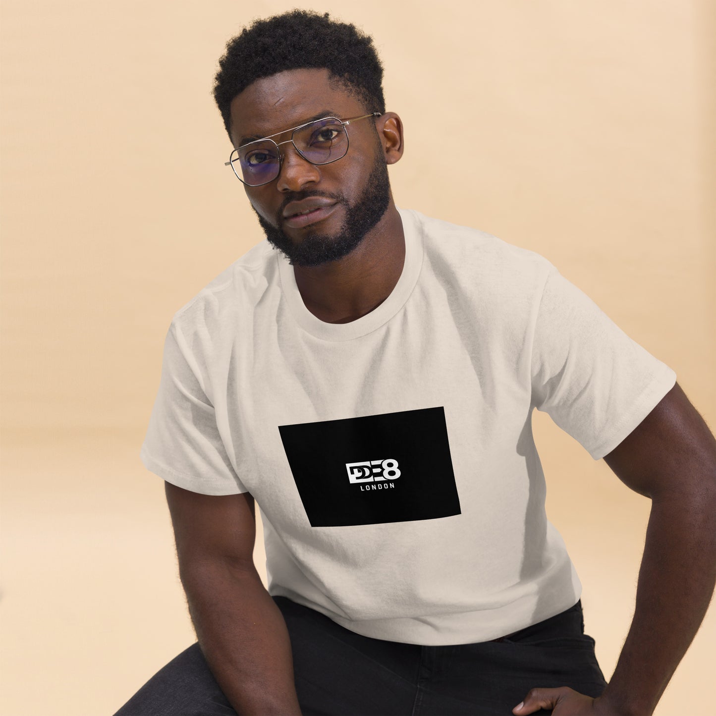 DDE8 London Men's Classic Tee: The Essence of High Fashion Simplicity