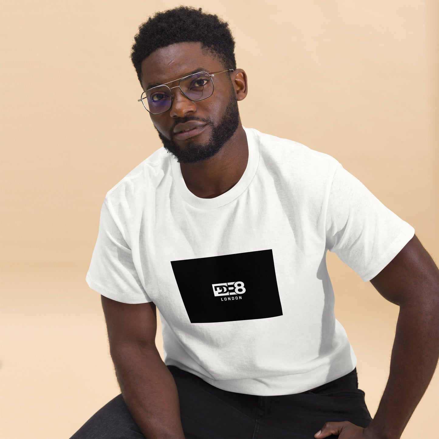 DDE8 London Men's Classic Tee: The Essence of High Fashion Simplicity